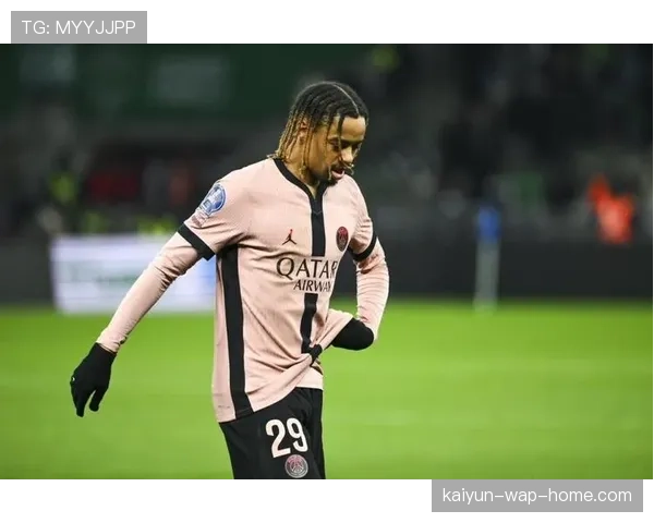 巴尔科拉头球破门展现巴黎定位球进攻战术成效